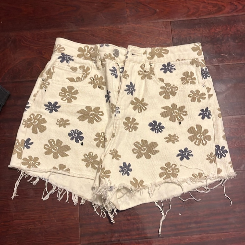Floral shorts from Khaki + Blue.